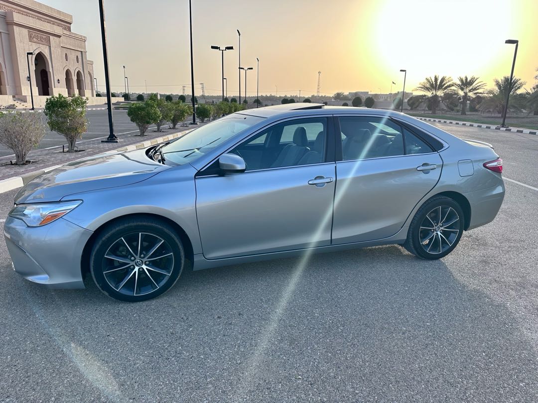 Car Image 2016 TOYOTA CAMRY XSE