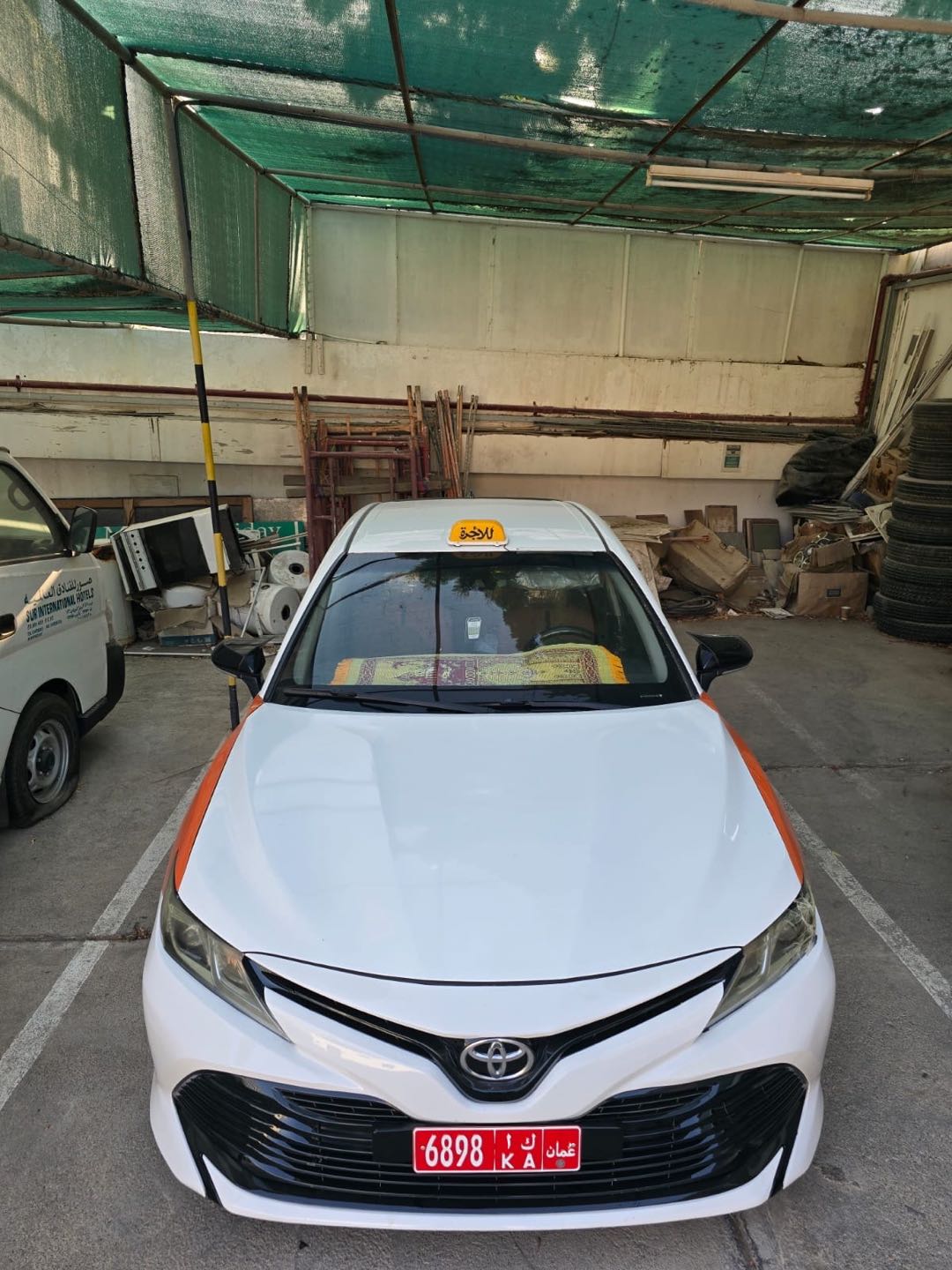 Car Image 2018 TOYOTA CAMRY LE