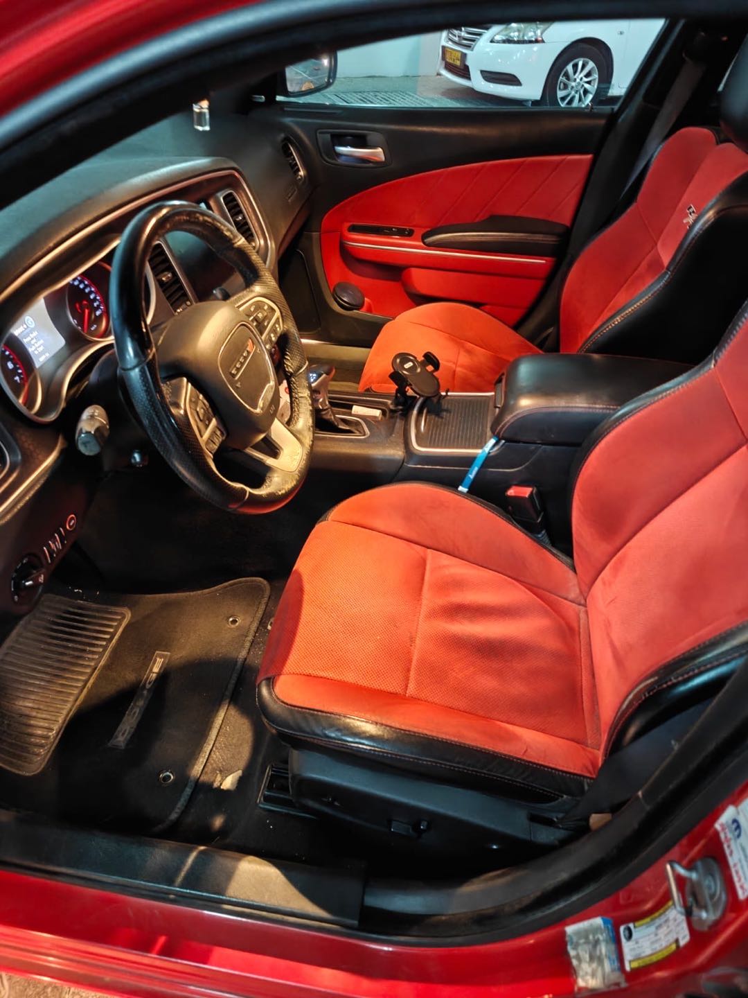 Car Image 2016 DODGE CHARGER R/T