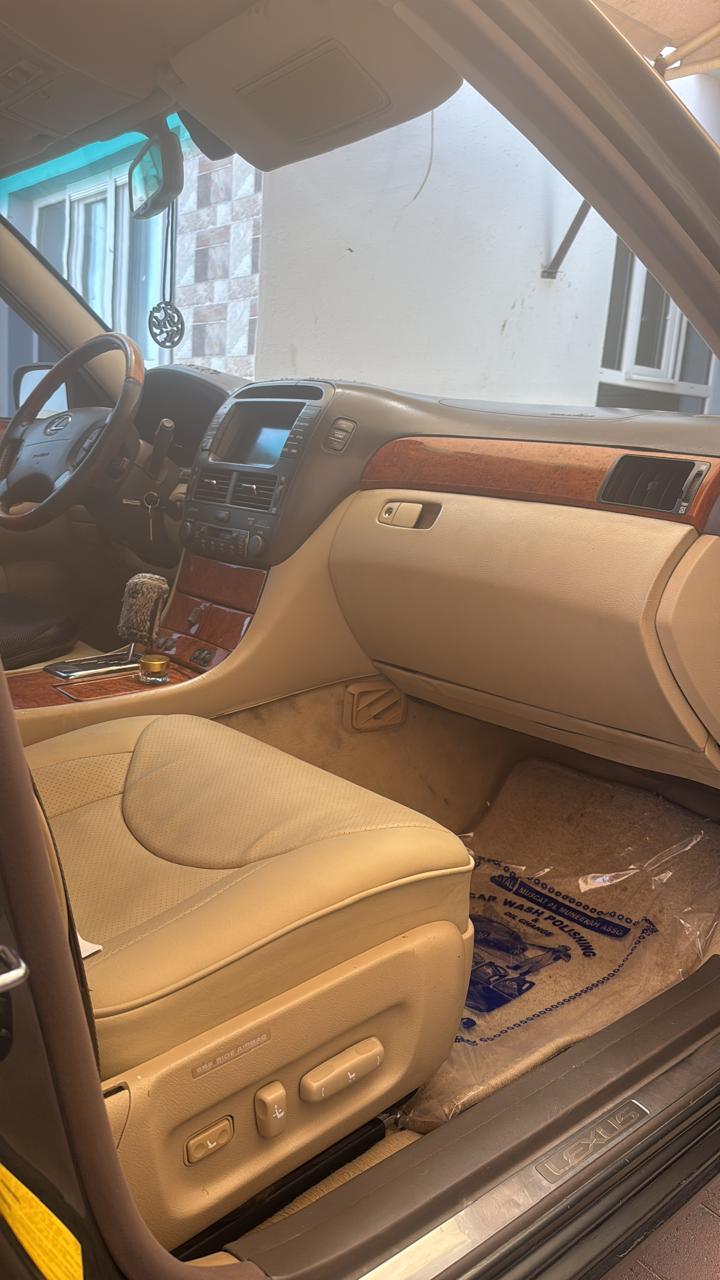 Car Image 2004 LEXUS LS 430