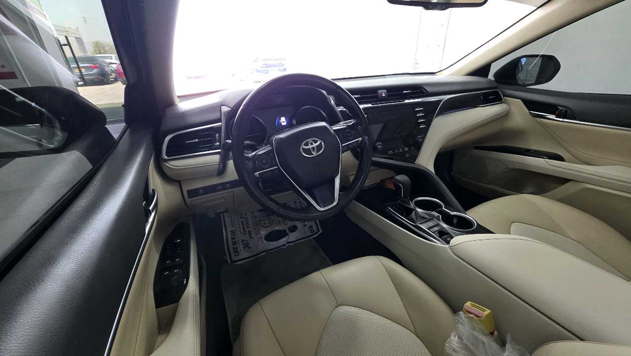 Car Image 2018 TOYOTA CAMRY XLE