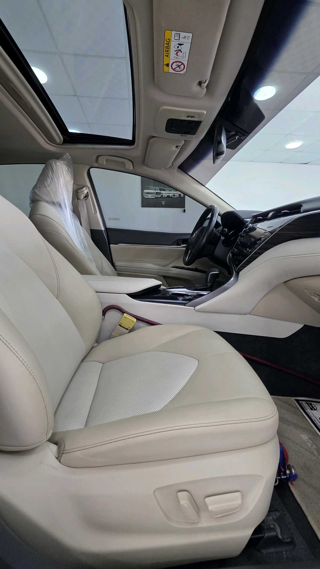 Car Image 2018 TOYOTA CAMRY XLE