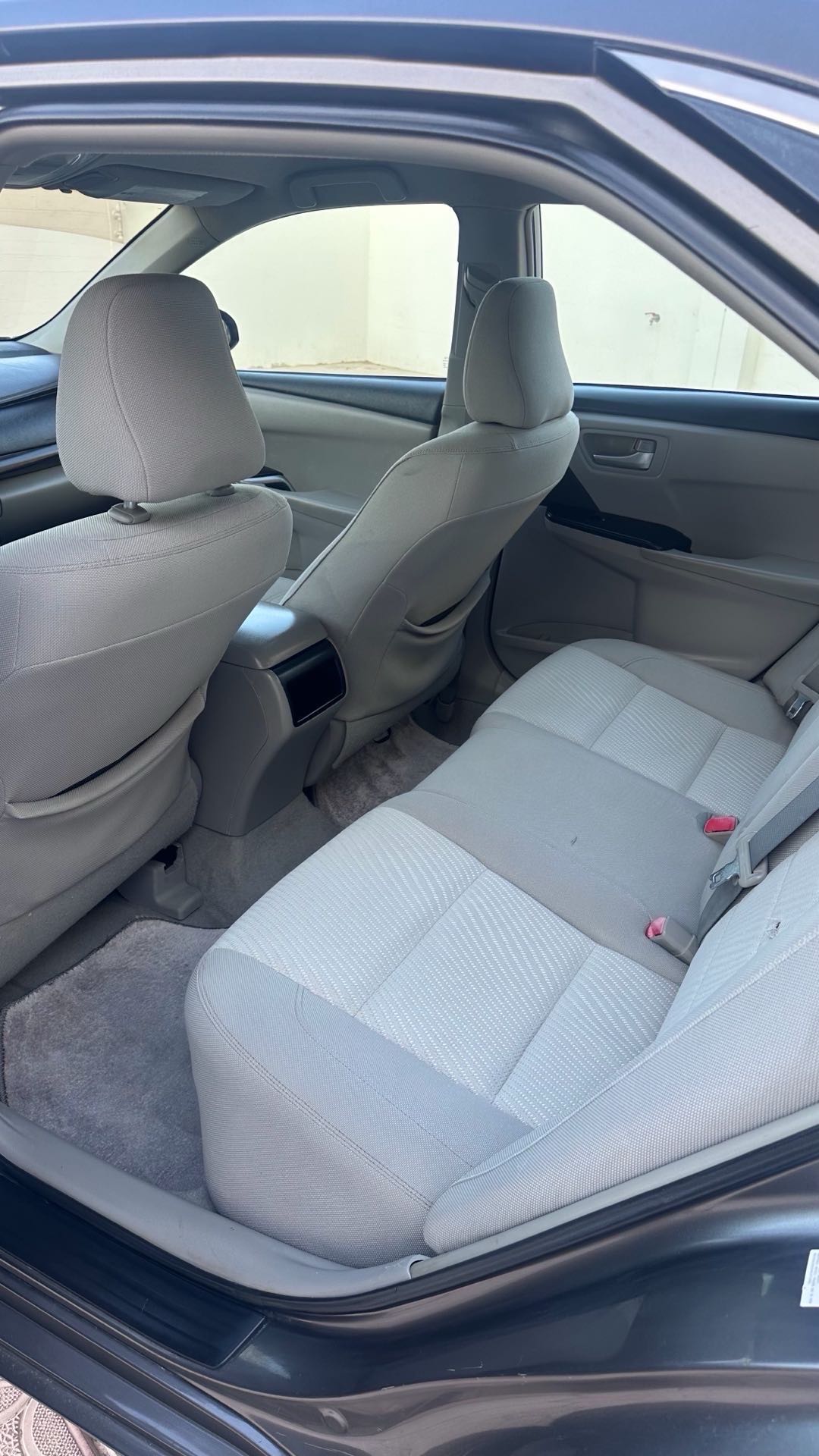 Car Image 2015 TOYOTA CAMRY LE