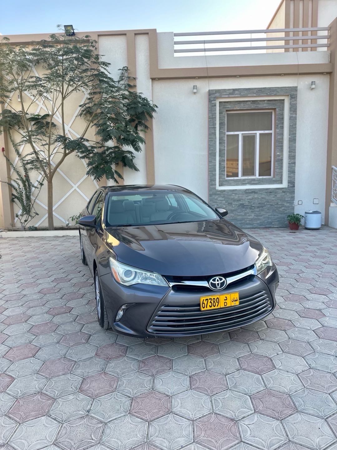 Car Image 2015 TOYOTA CAMRY LE