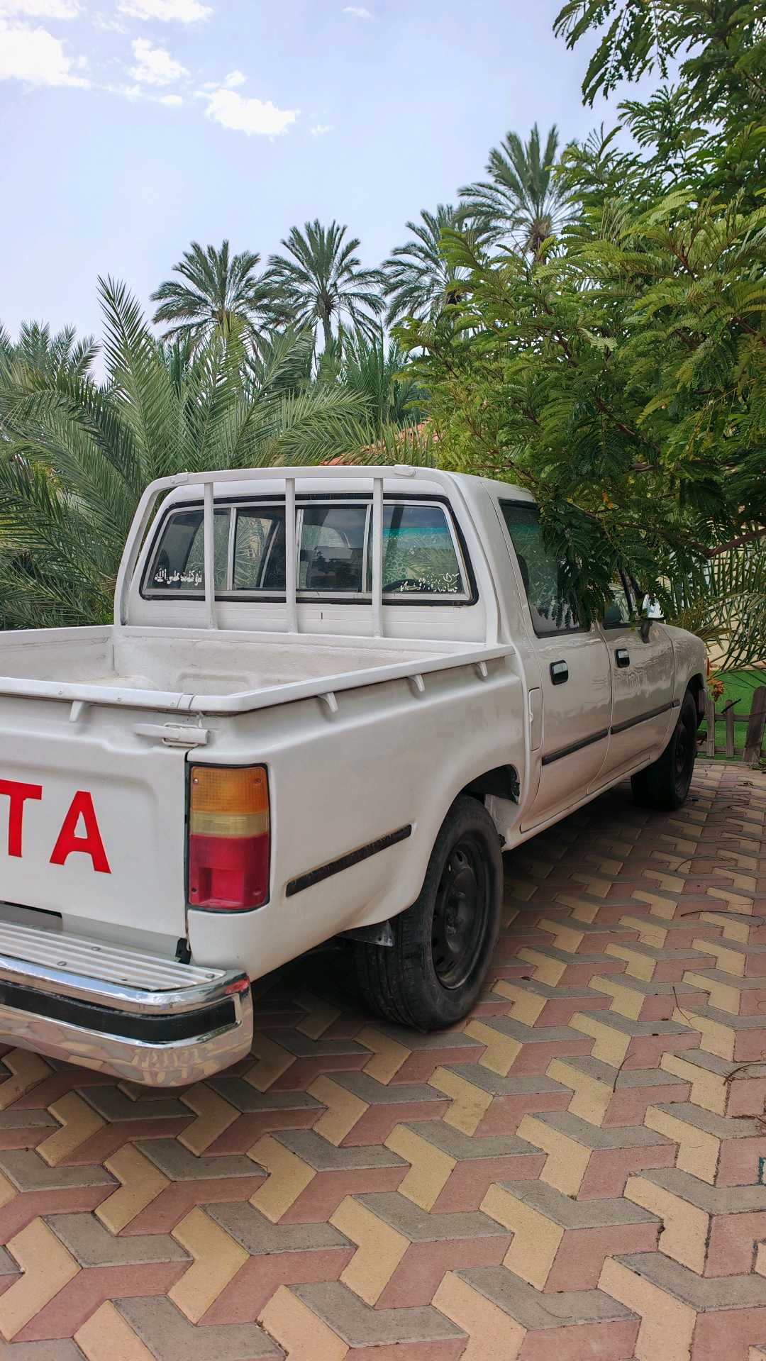 Car Image 1991 TOYOTA HILUX 2.0