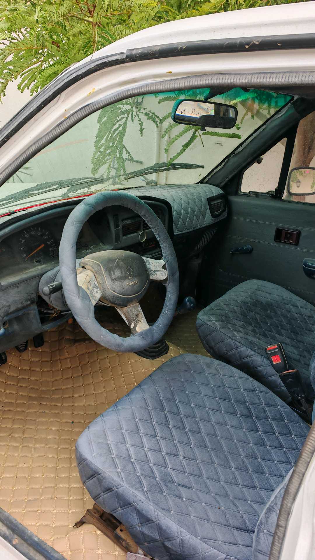Car Image 1991 TOYOTA HILUX 2.0