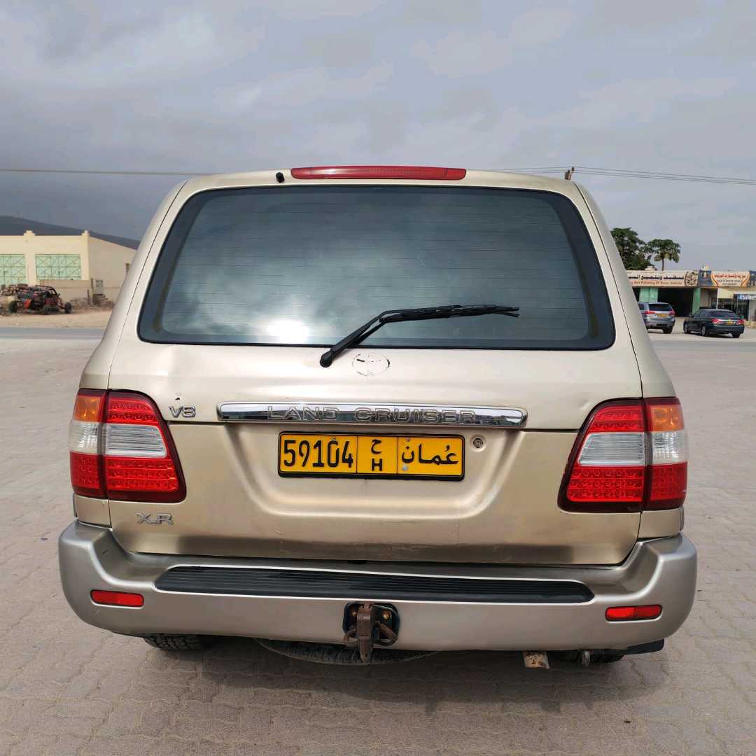 Car Image 2003 TOYOTA LAND CRUISER 