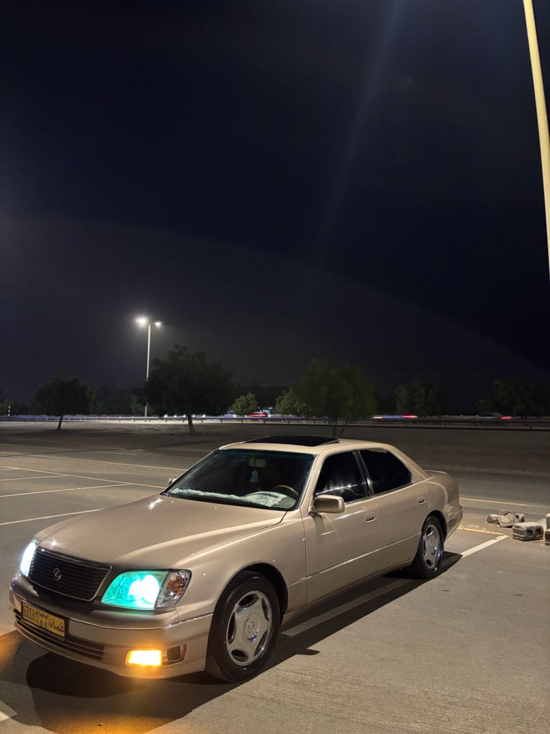 Car Image 1998 LEXUS LS 400