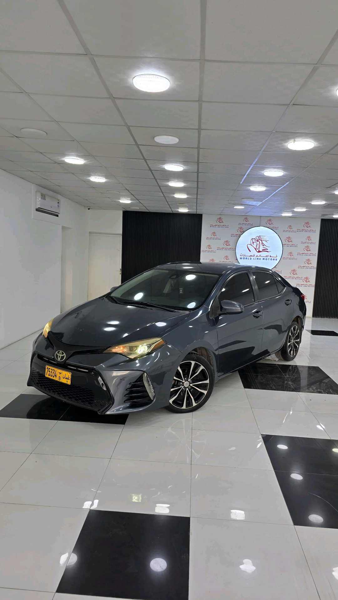 Car Image 2017 TOYOTA COROLLA LE