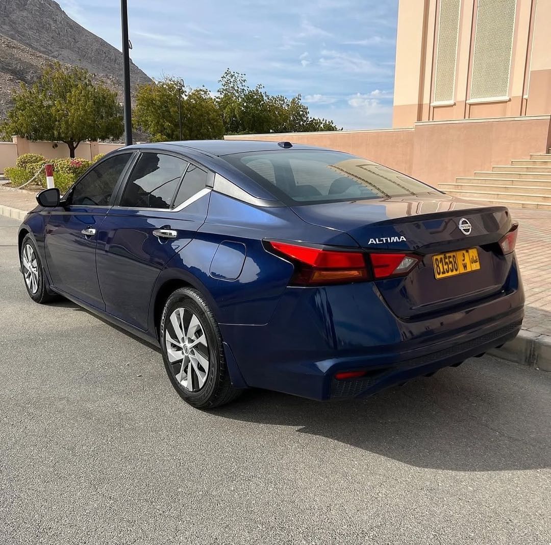 Car Image 2019 NISSAN ALTIMA S