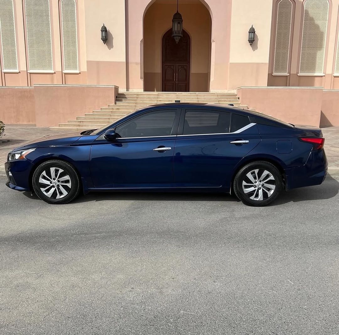 Car Image 2019 NISSAN ALTIMA S