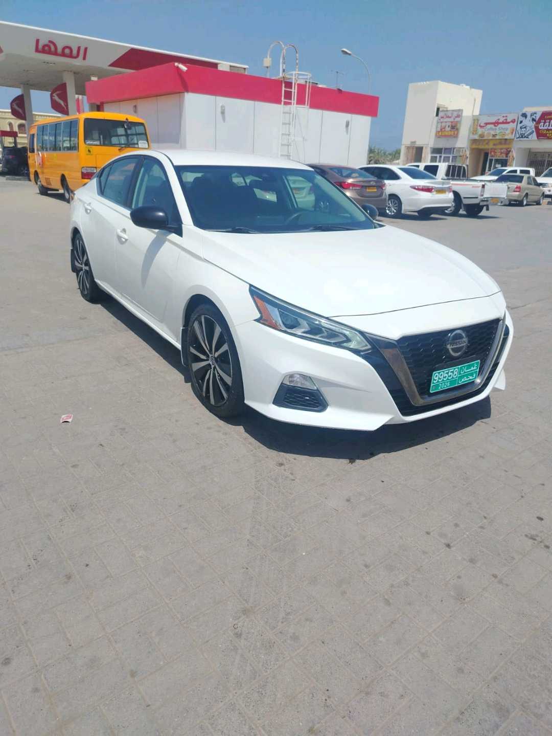 Car Image 2020 NISSAN ALTIMA SR