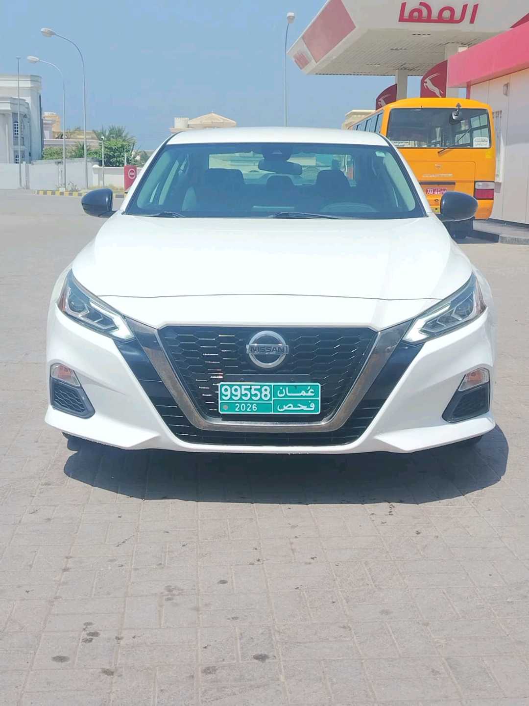 Car Image 2020 NISSAN ALTIMA SR