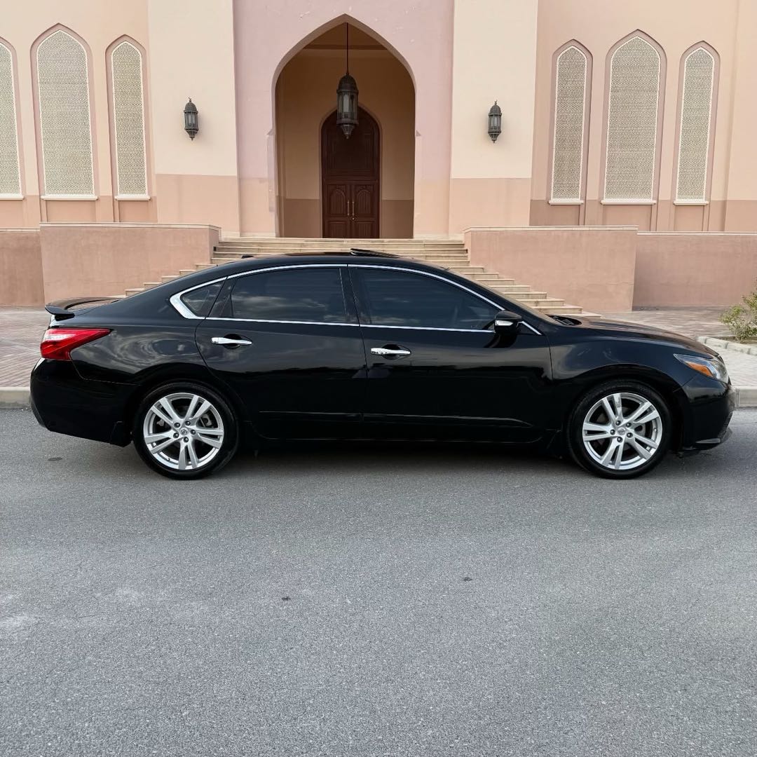 Car Image 2017 NISSAN ALTIMA SL