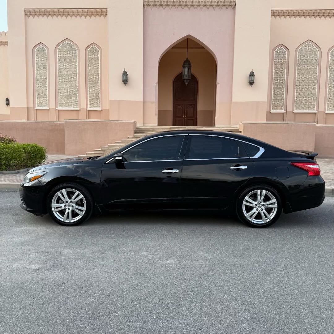 Car Image 2017 NISSAN ALTIMA SL