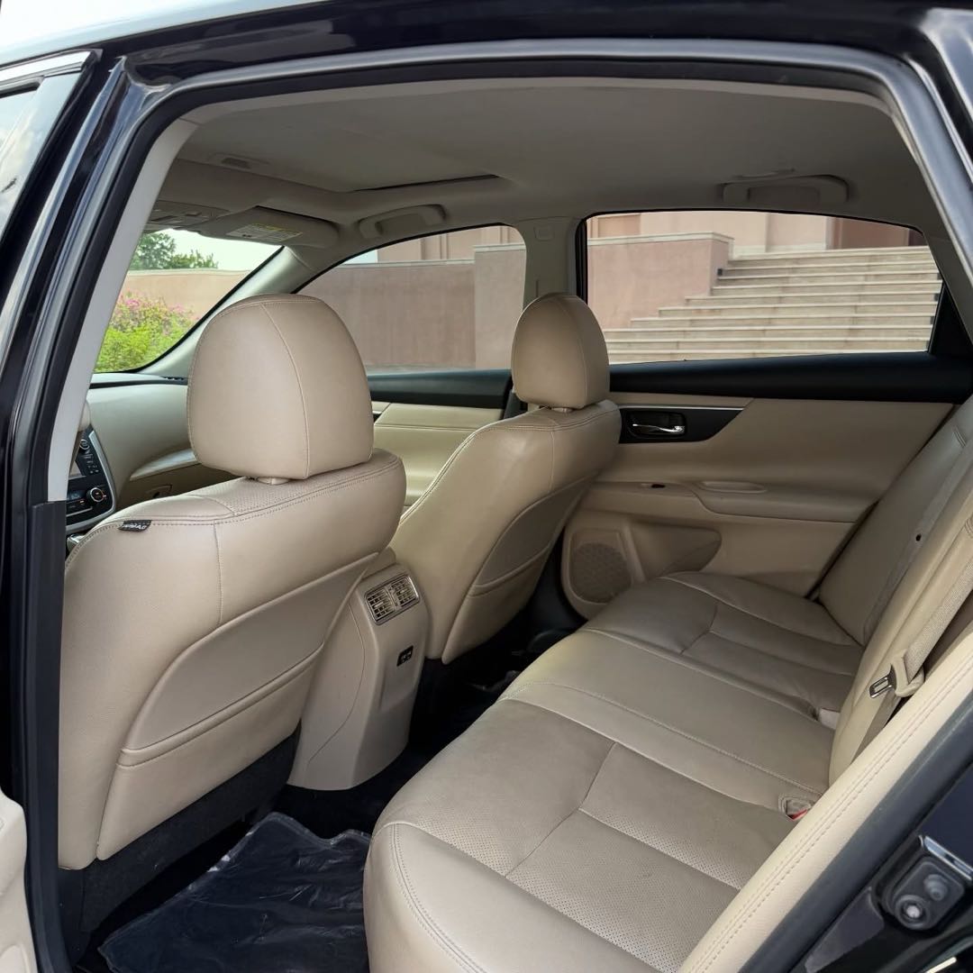 Car Image 2017 NISSAN ALTIMA SL