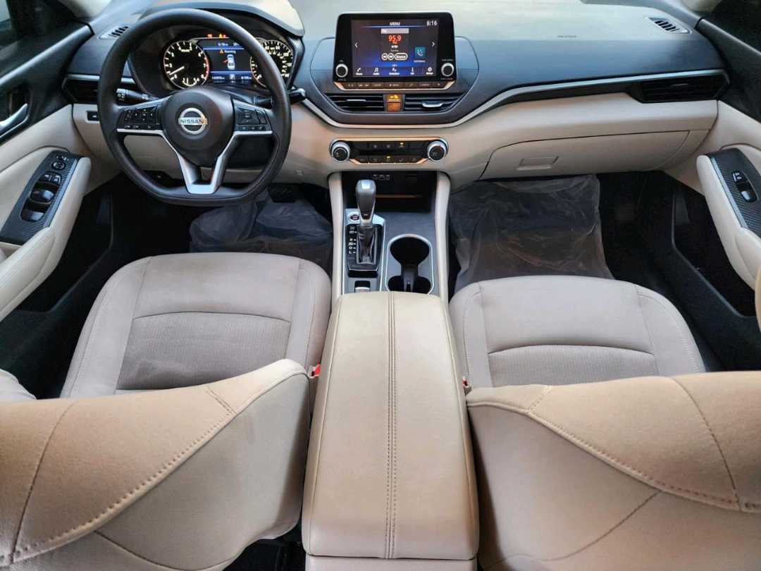 Car Image 2022 NISSAN ALTIMA SV
