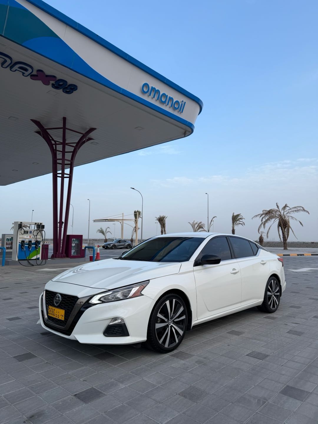 Car Image 2019 NISSAN ALTIMA SR