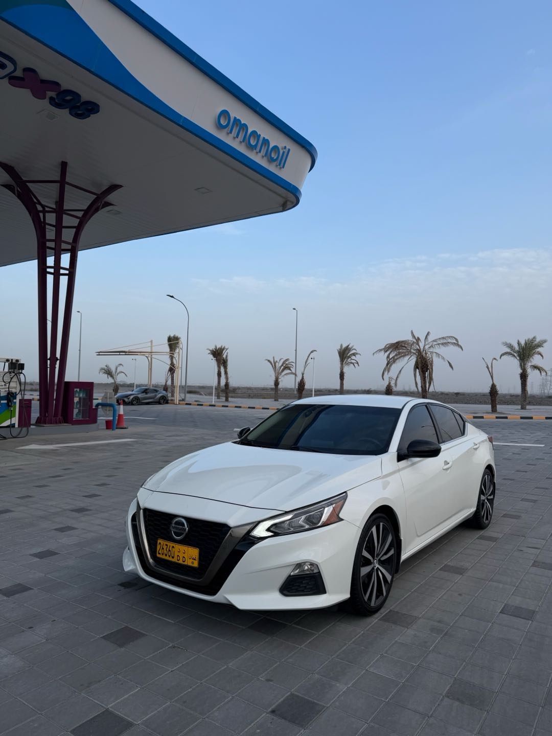 Car Image 2019 NISSAN ALTIMA SR