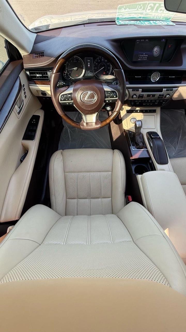 Car Image 2016 LEXUS ES 350