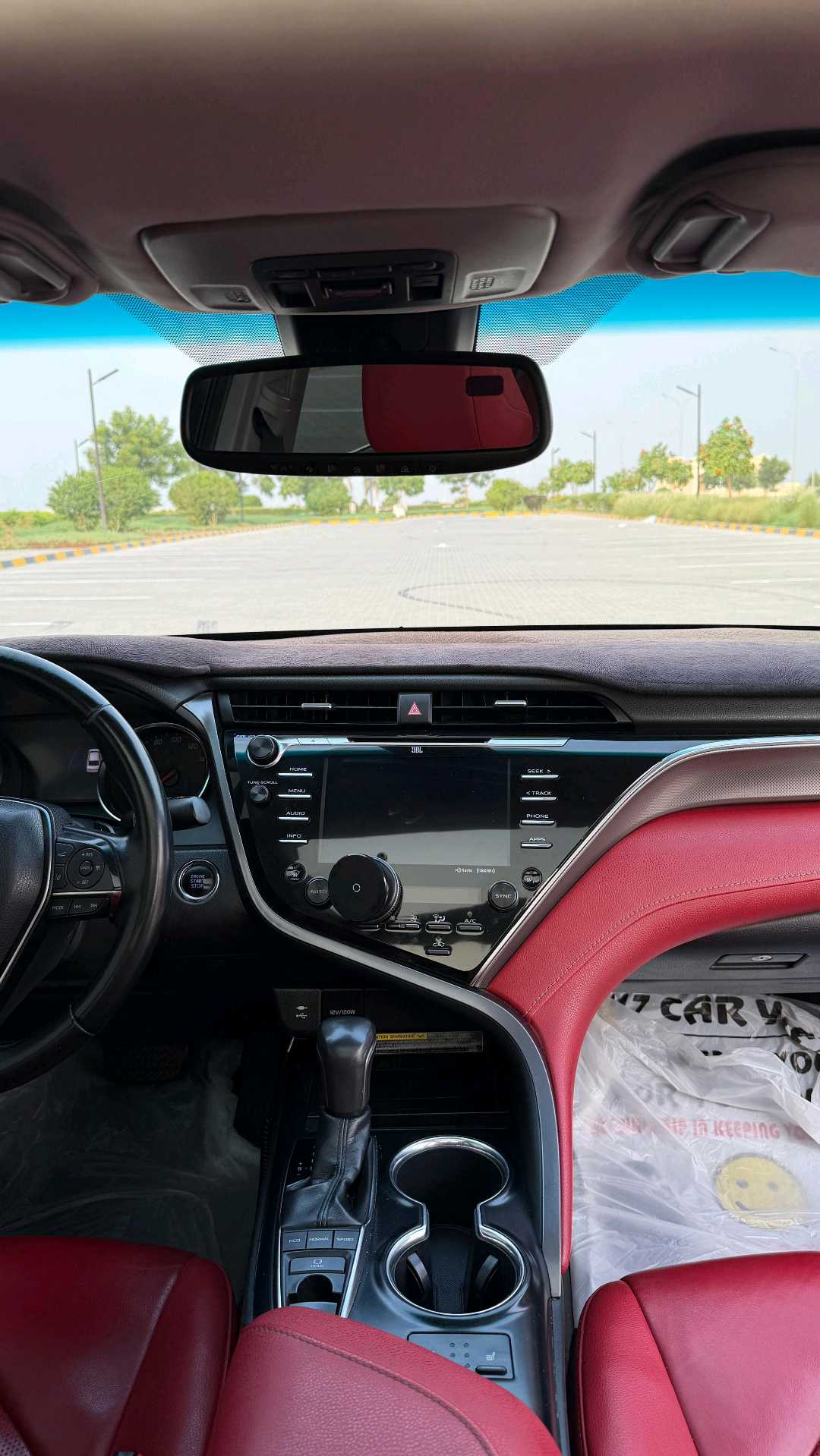 Car Image 2018 TOYOTA CAMRY XSE