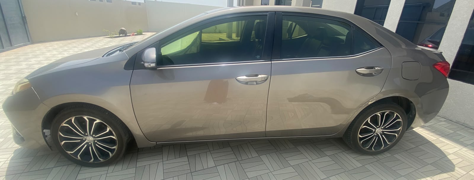 Car Image 2017 TOYOTA COROLLA SE