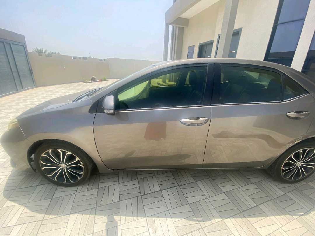 Car Image 2017 TOYOTA COROLLA SE