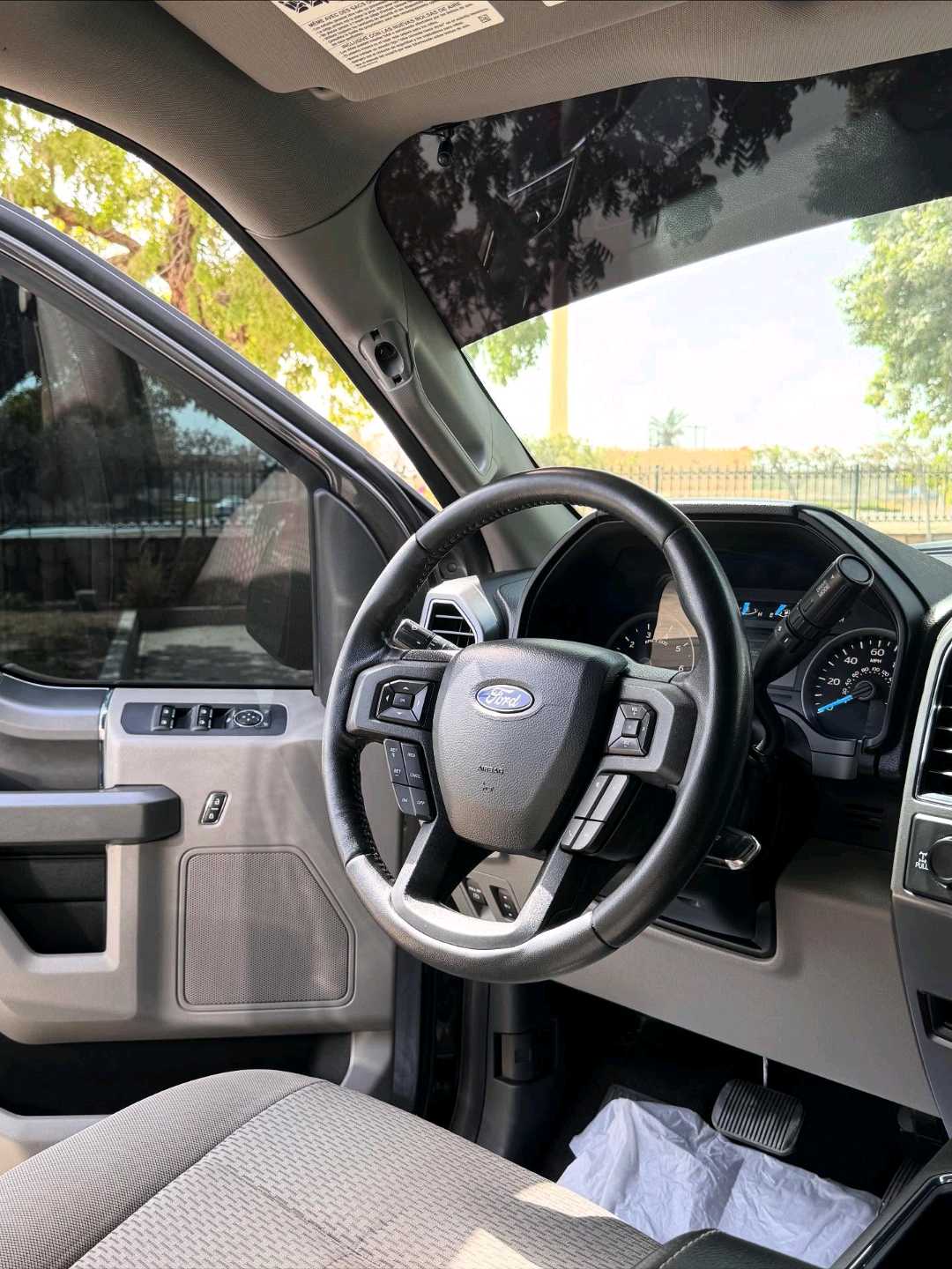 Car Image 2018 FORD F-150 XLT