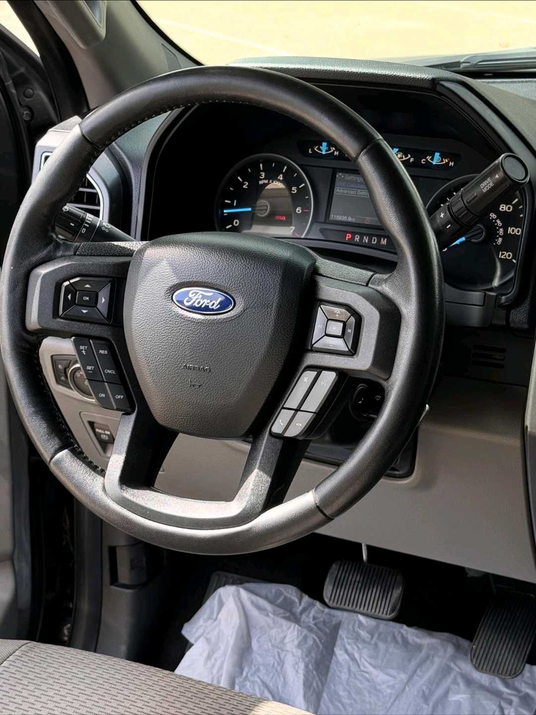 Car Image 2018 FORD F-150 XLT