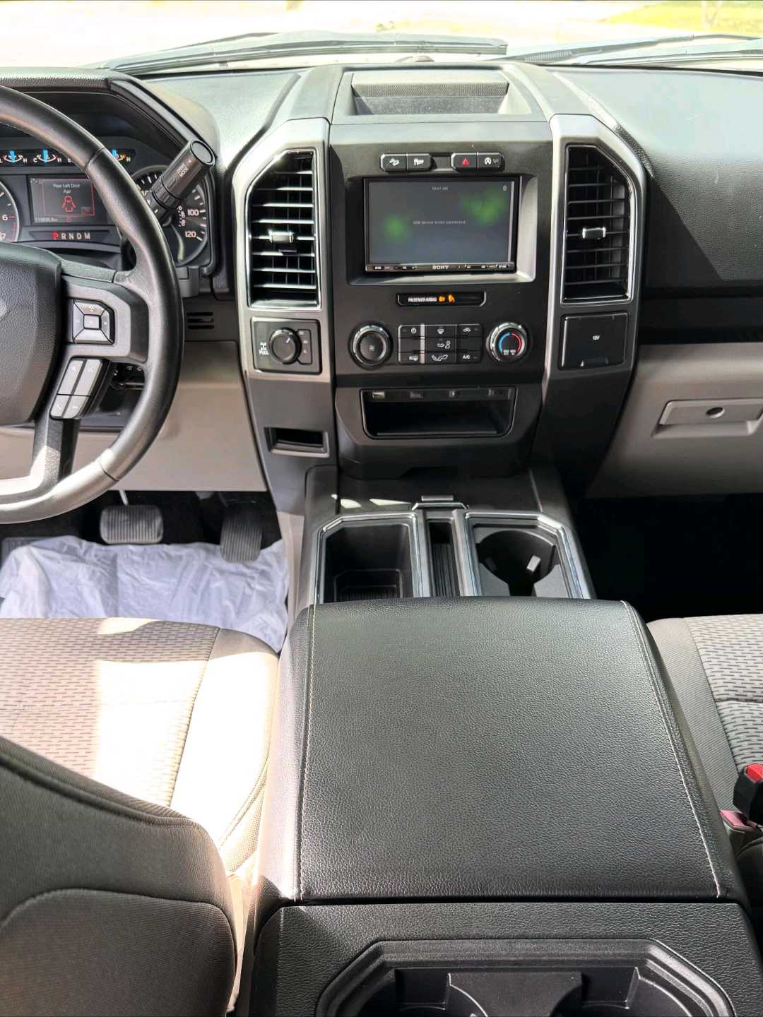 Car Image 2018 FORD F-150 XLT