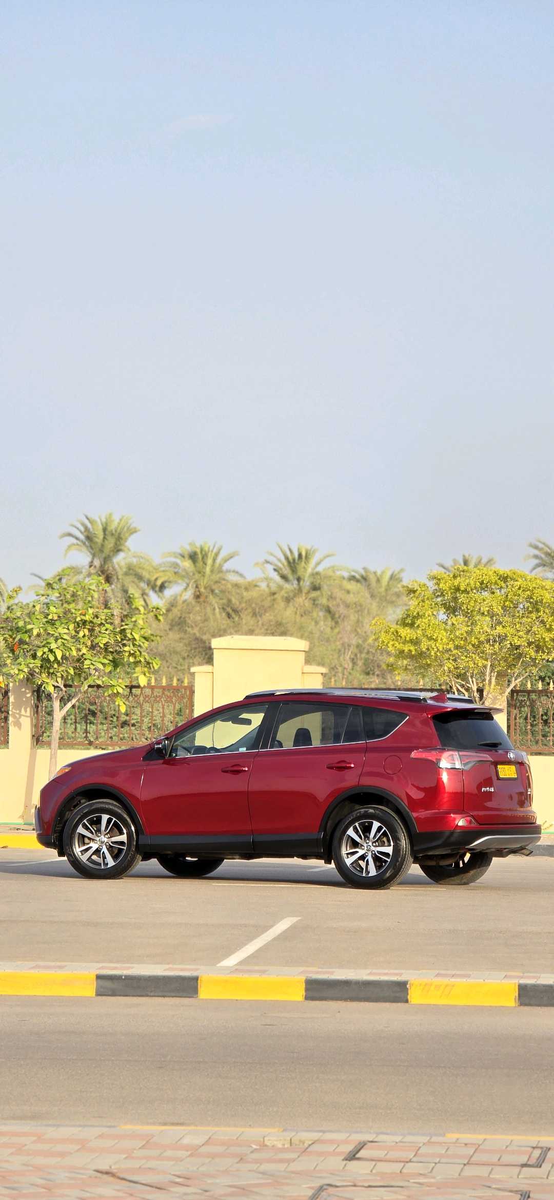 Car Image 2018 TOYOTA RAV4 XLE