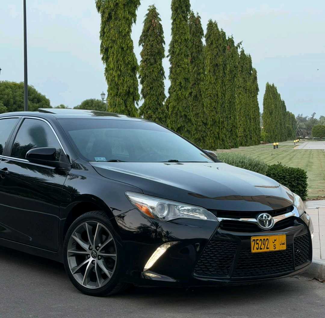 Car Image 2017 TOYOTA CAMRY XSE