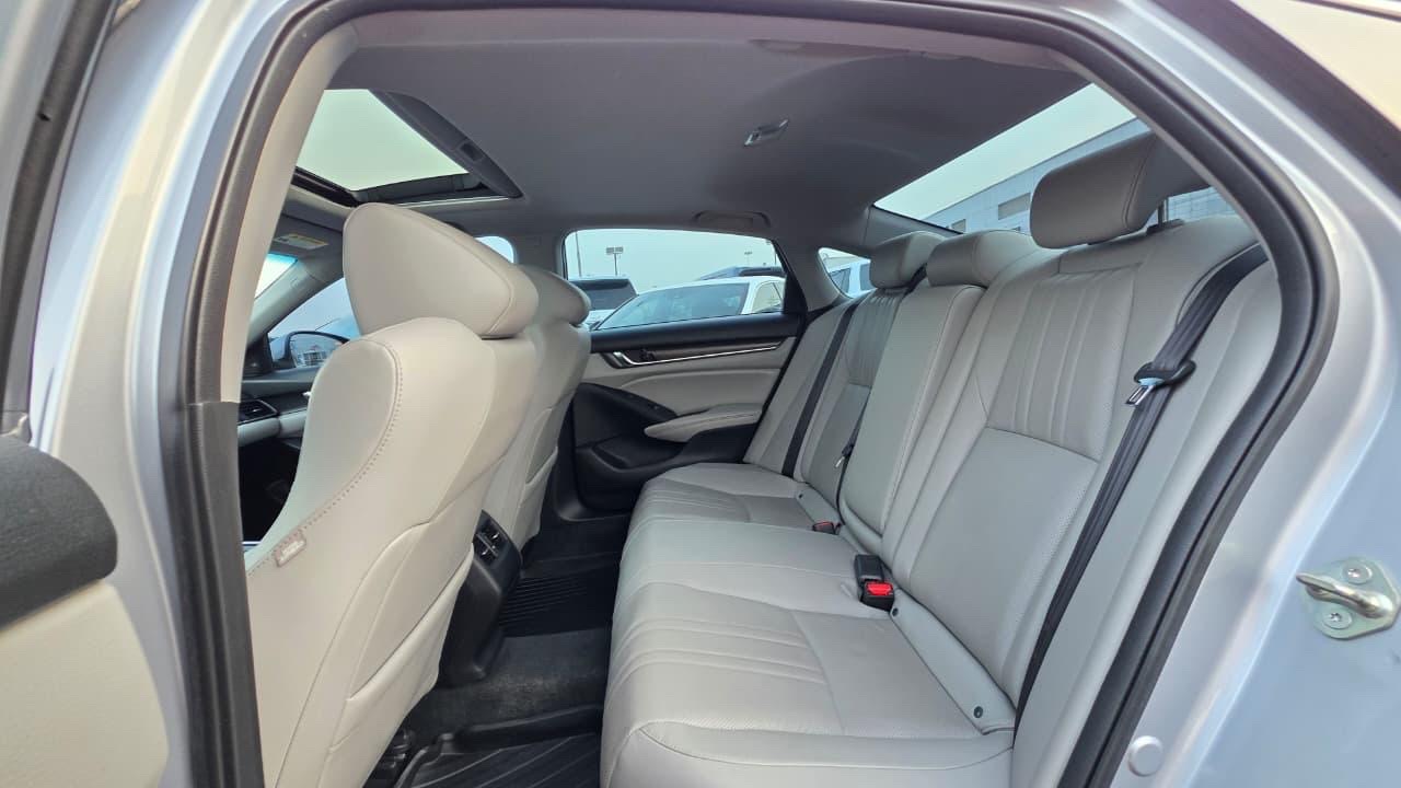 Car Image 2019 HONDA ACCORD TOURING