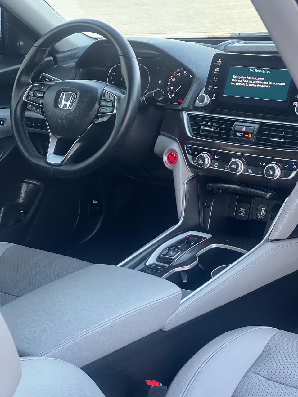 Car Image 2019 HONDA ACCORD TOURING