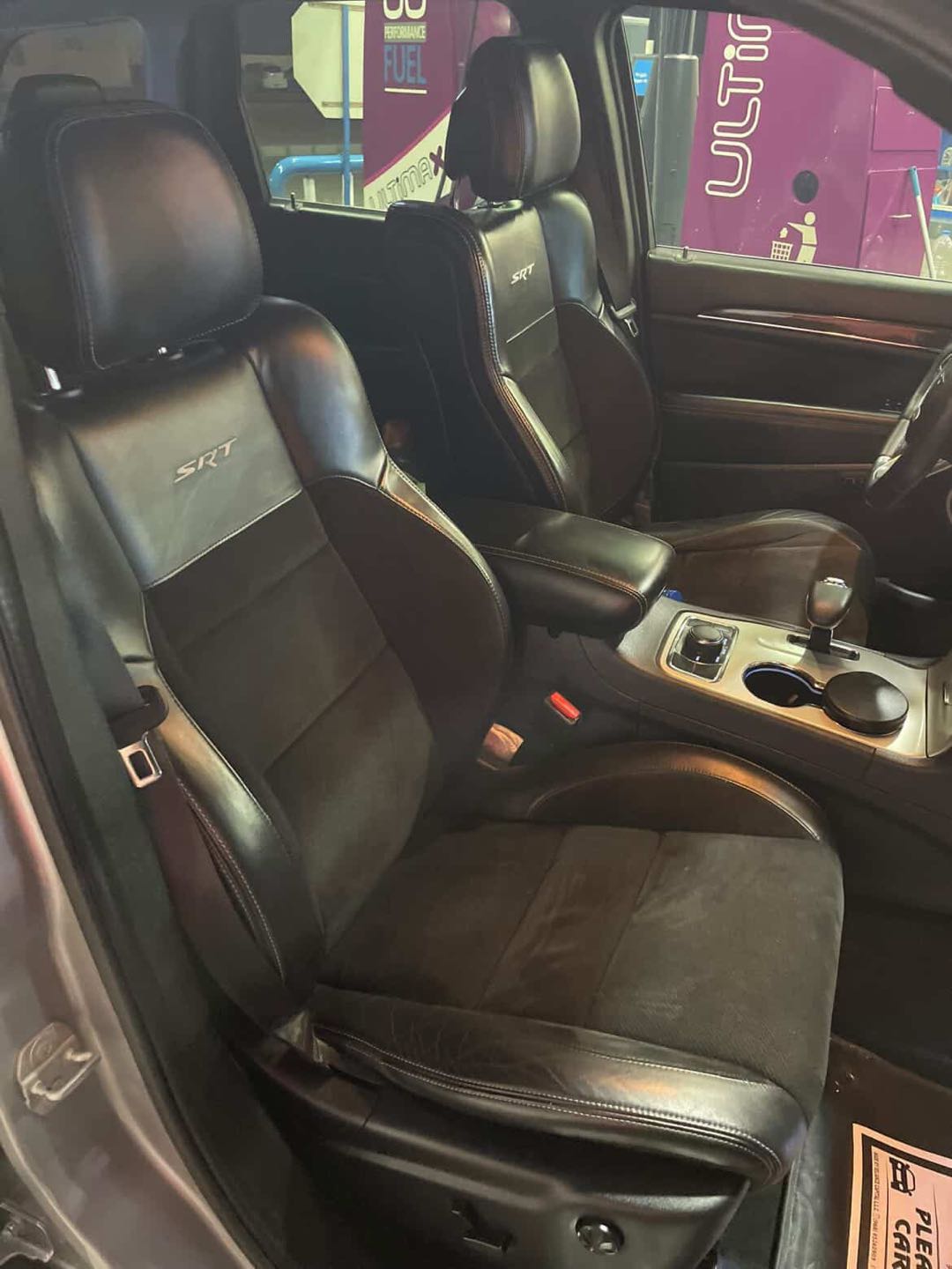 Car Image 2015 JEEP GRAND CHEROKEE SRT8