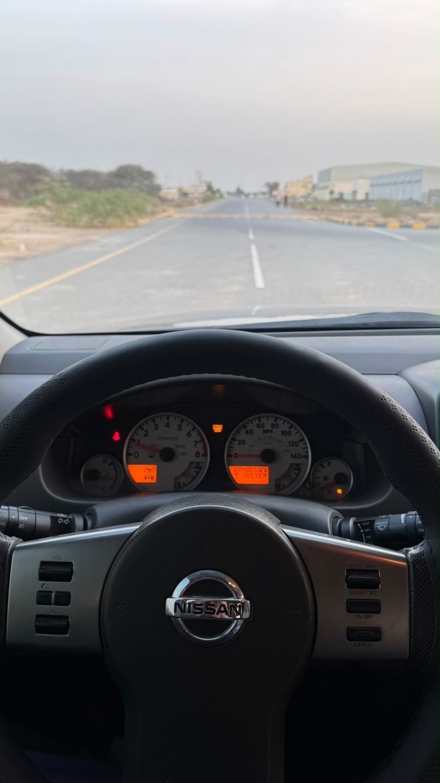 Car Image 2015 NISSAN XTERRA 