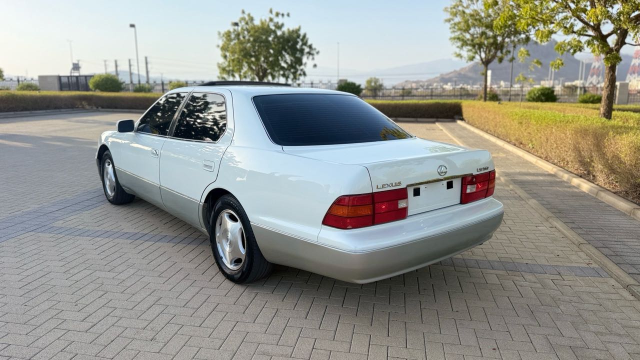 Car Image 1999 LEXUS LS 400