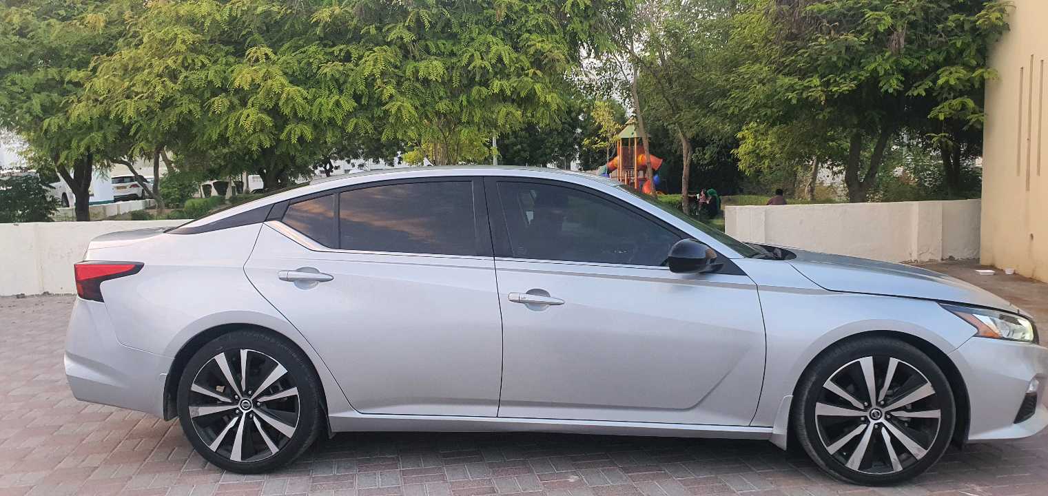 Car Image 2022 NISSAN ALTIMA SR