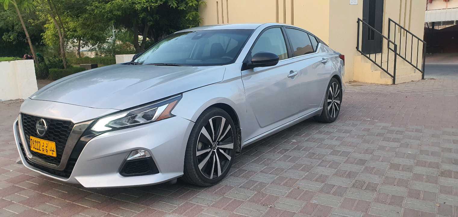 Car Image 2022 NISSAN ALTIMA SR