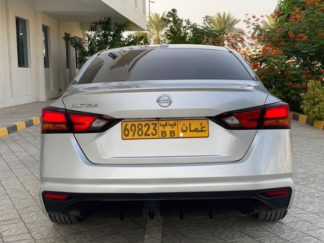 Car Image 2019 NISSAN ALTIMA SV