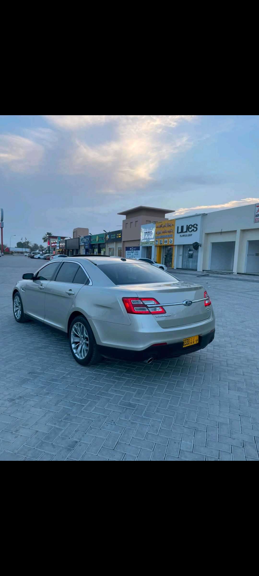 Car Image 2018 FORD TAURUS 