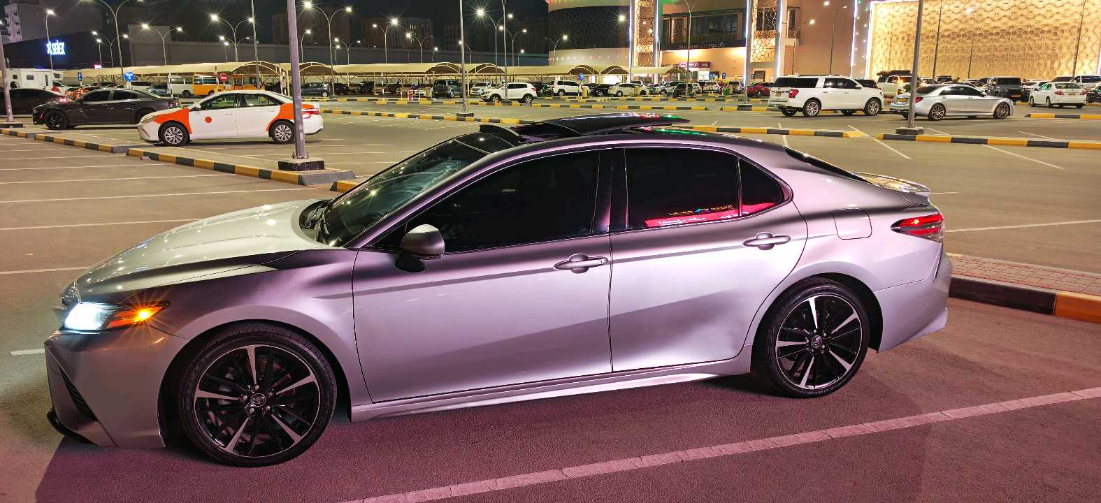 Car Image 2018 TOYOTA CAMRY XSE