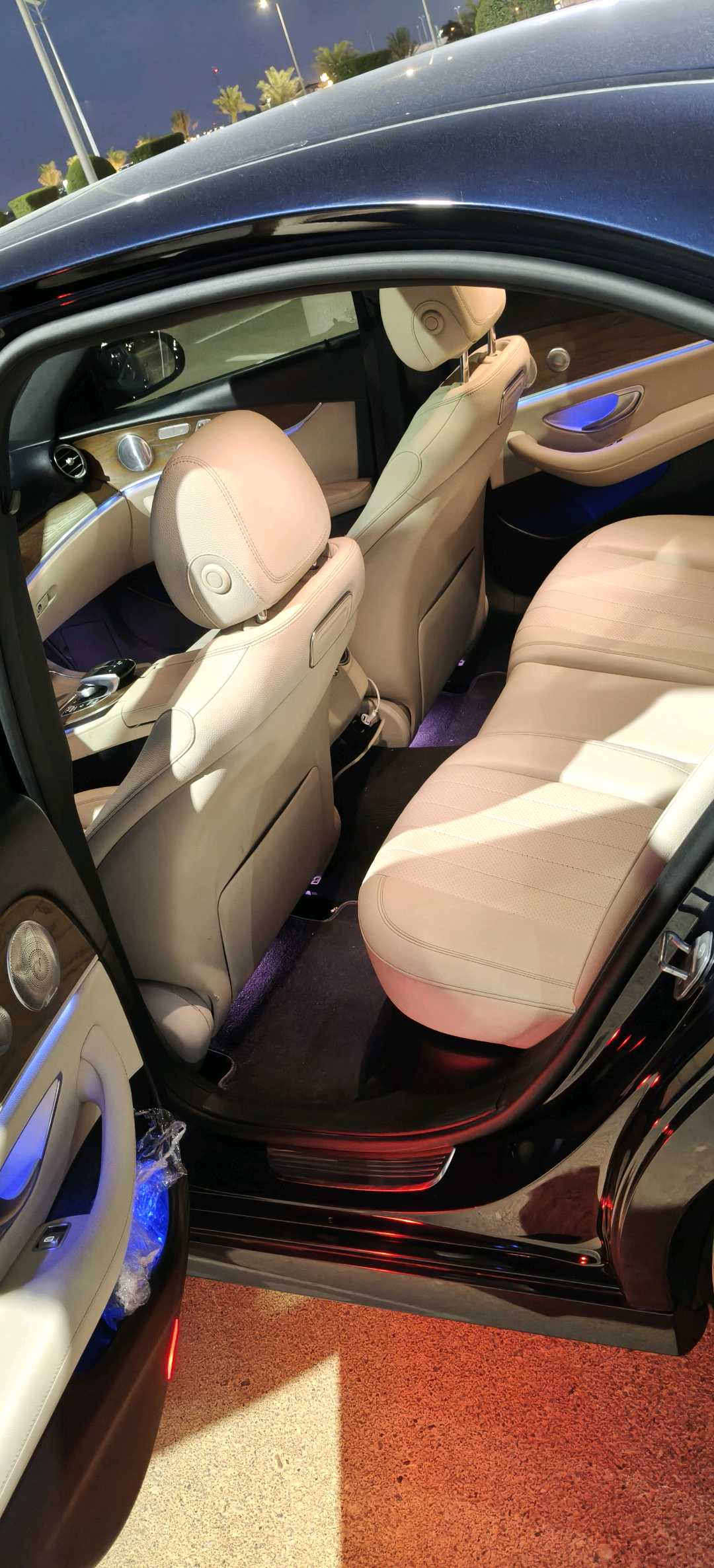 Car Image 2018 MERCEDES E Class 300