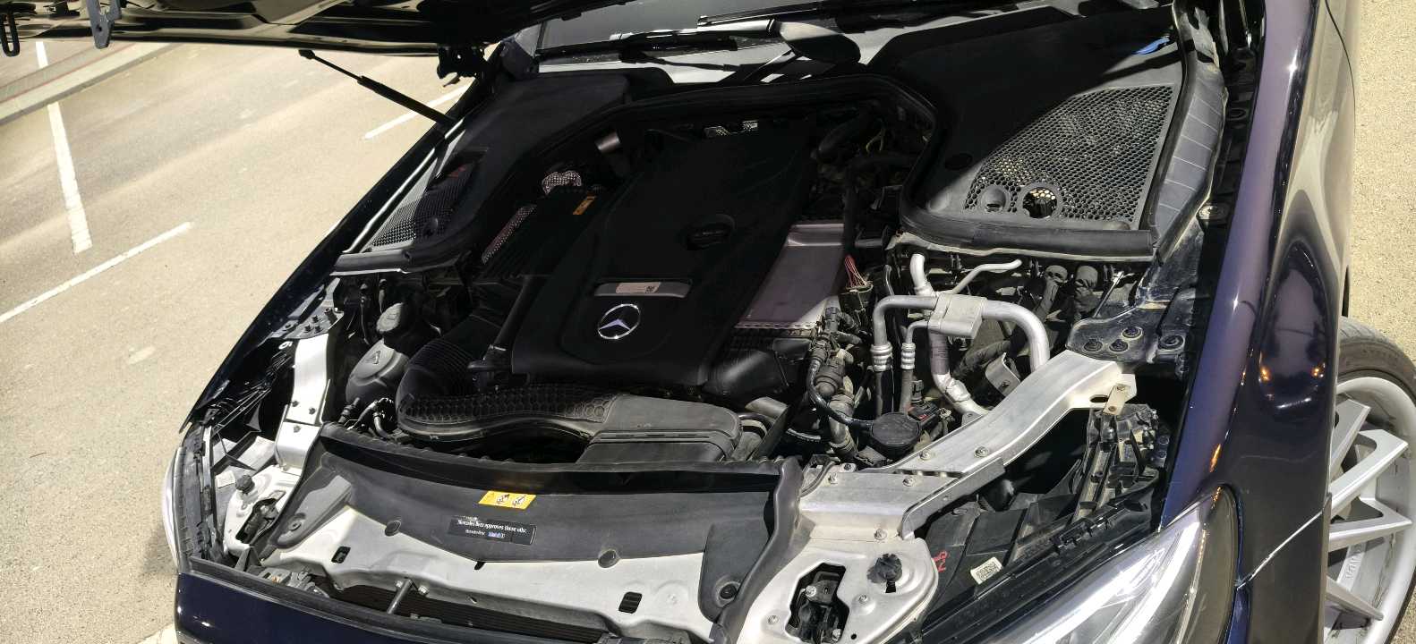 Car Image 2018 MERCEDES E Class 300
