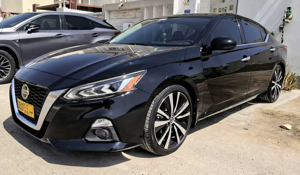 Car Image 2020 NISSAN ALTIMA Platinum 