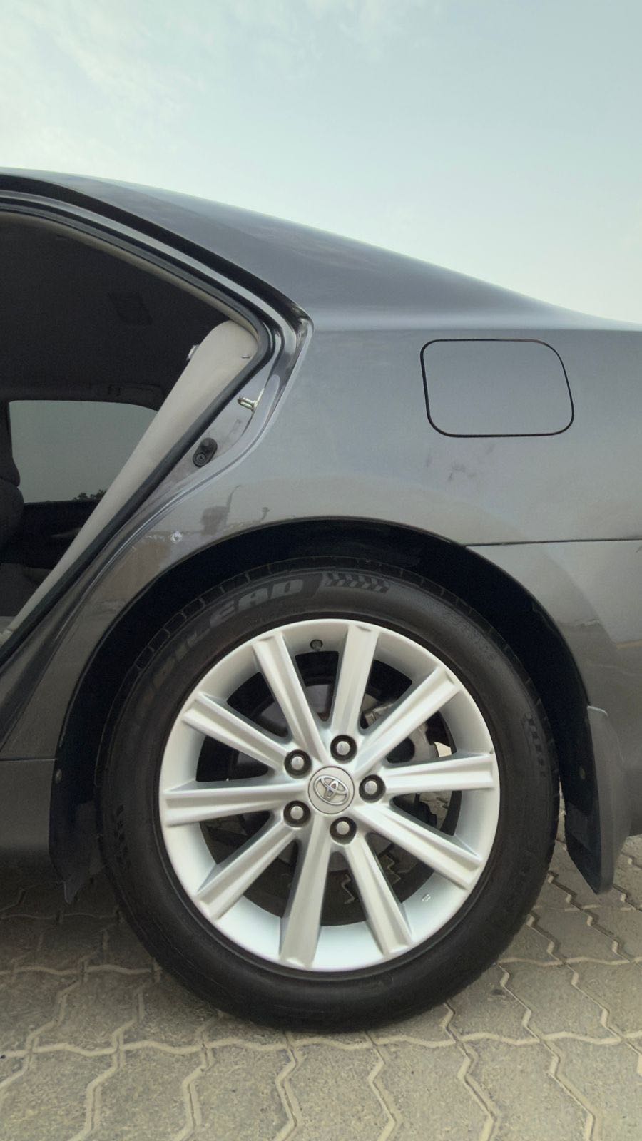 Car Image 2014 TOYOTA CAMRY XLE