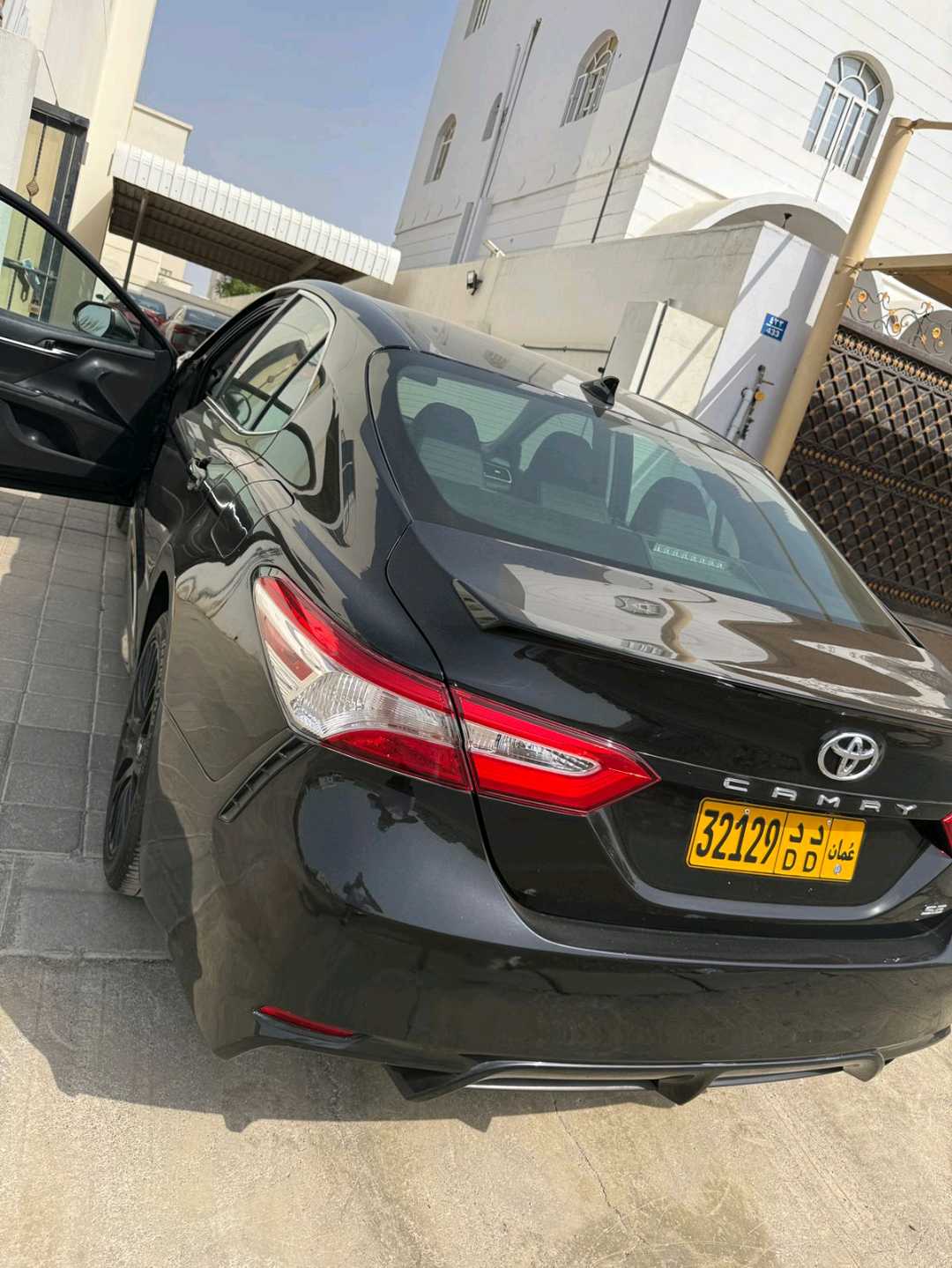 Car Image 2020 TOYOTA CAMRY SE