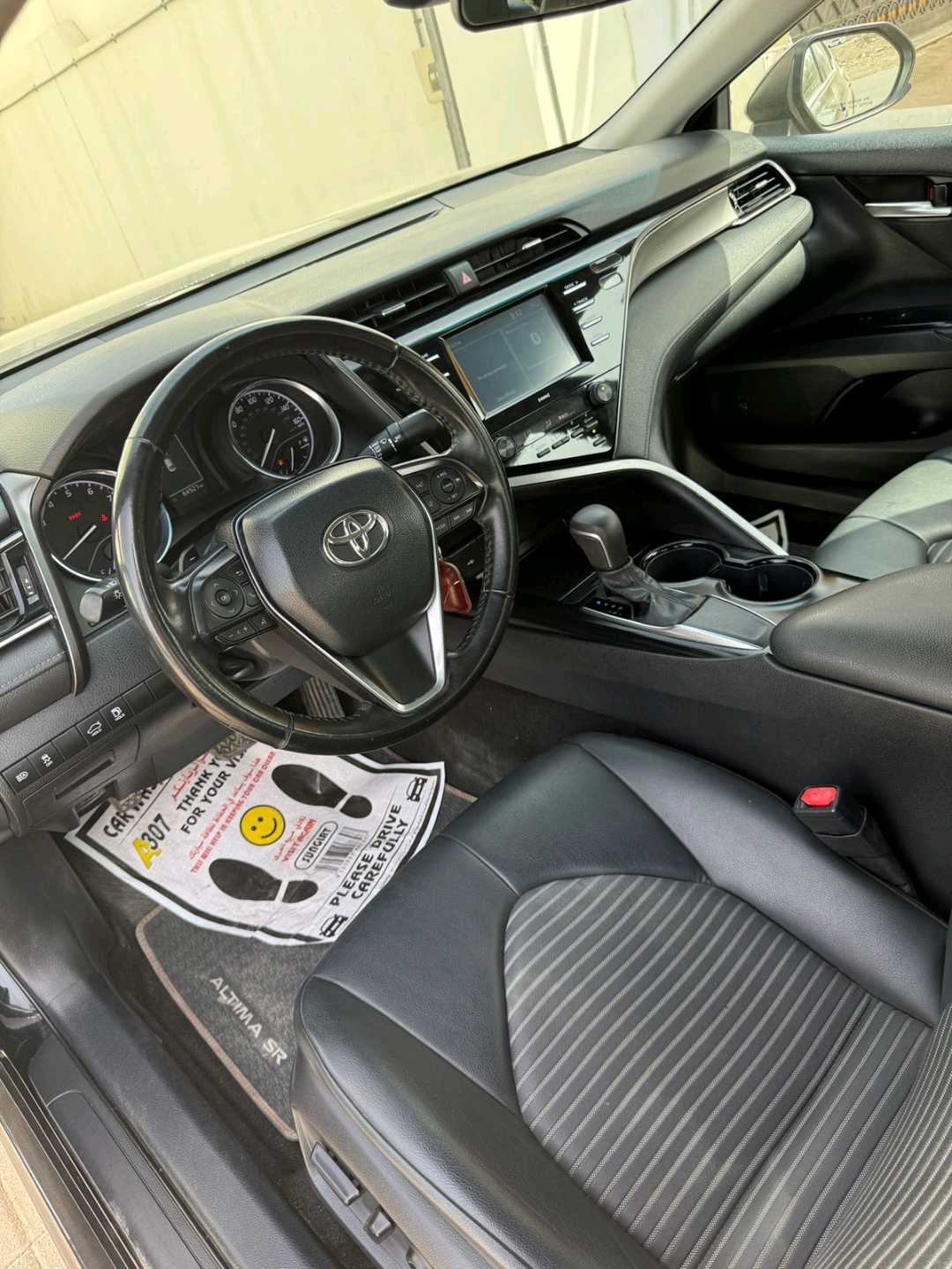Car Image 2020 TOYOTA CAMRY SE