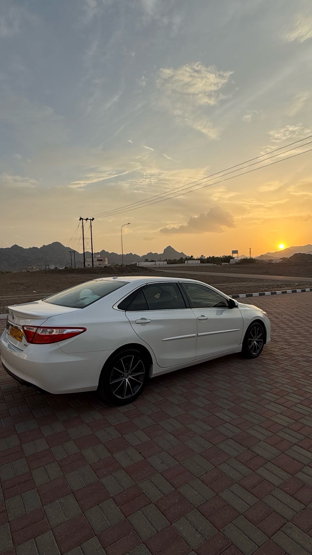 Car Image 2015 TOYOTA CAMRY XSE