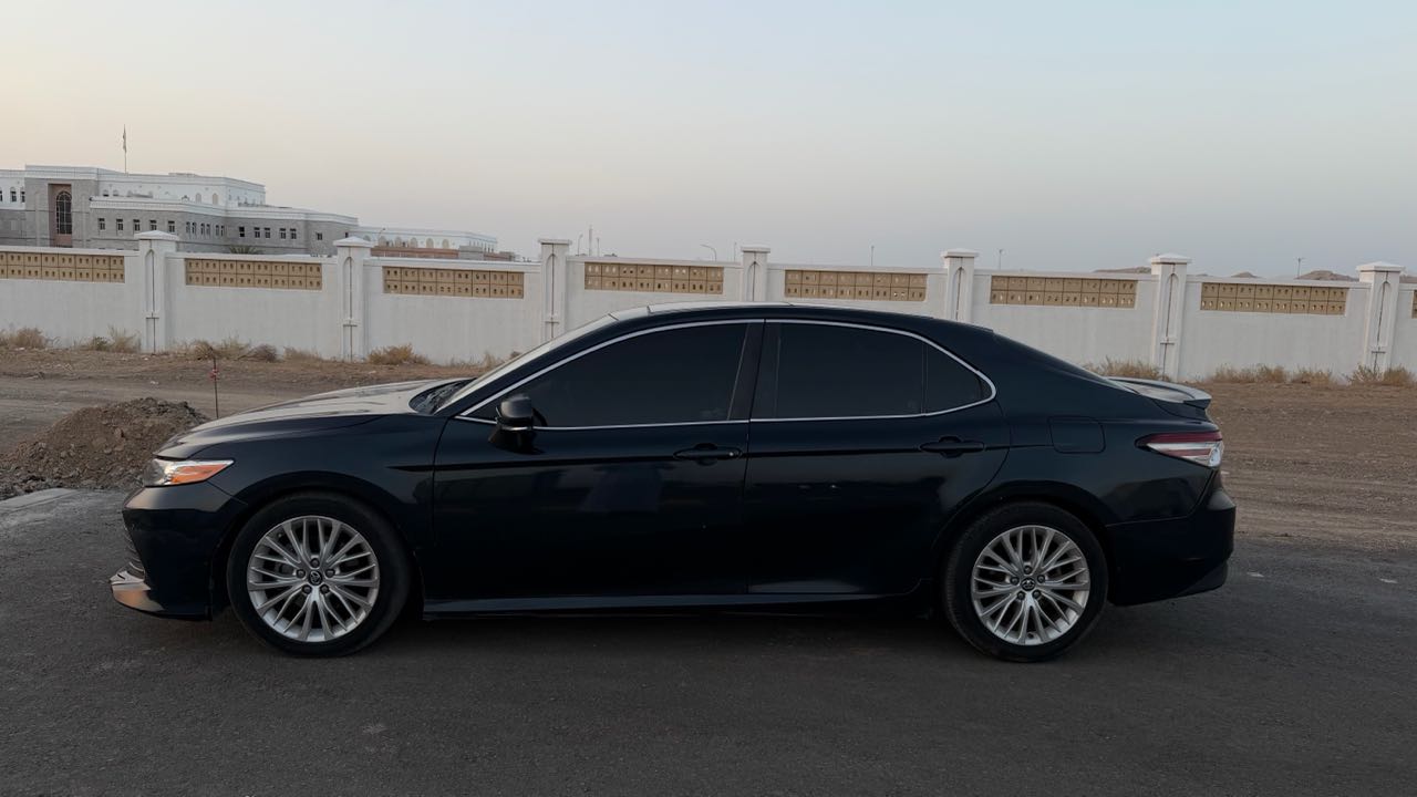 Car Image 2018 TOYOTA CAMRY XLE
